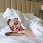 Chodíte spať s mokrými vlasmi? Na TOTO by ste mali byť pripravení!