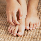 Dermatológ varuje: Deformácie chodidla striedajú alergie na nevhodne zvolenú obuv