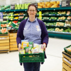 Tesco  už daruje potraviny zo všetkých svojich predajní